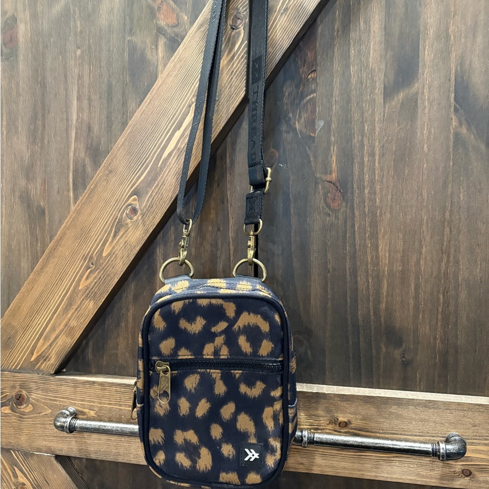 Chic Animal Print Crossbody Bag